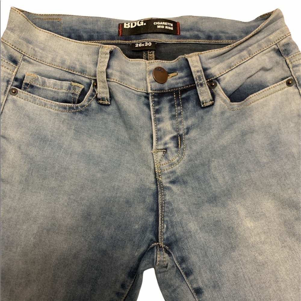 BDG Urban Outfitters Cigarette mid rise light washed jeans, 26x30 super stretchy